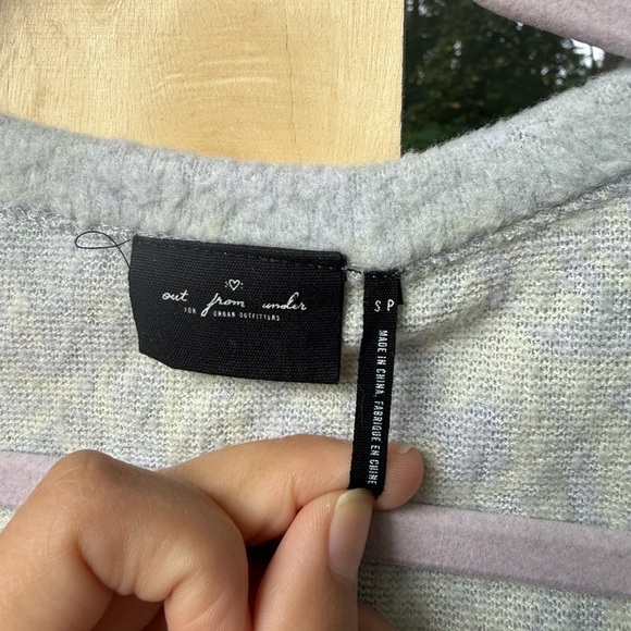 Urban Outfitters Light Gray Knit Top - Picture 3 of 4